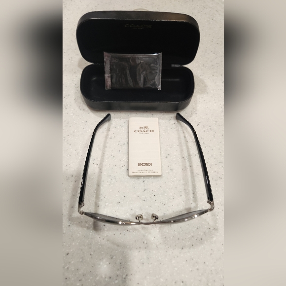 Coach Aviator sunglasses - Picture 4 of 6